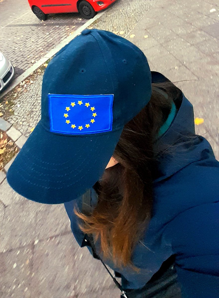 SimsalaMaya's tweet photo. Russia is a terrorist state!
Stand with Ukraine! Defend Europe!
#StrongerTogether #EuropeUnited 🇺🇦🌻🇪🇺 https://t.co/GMJqDfGfnC