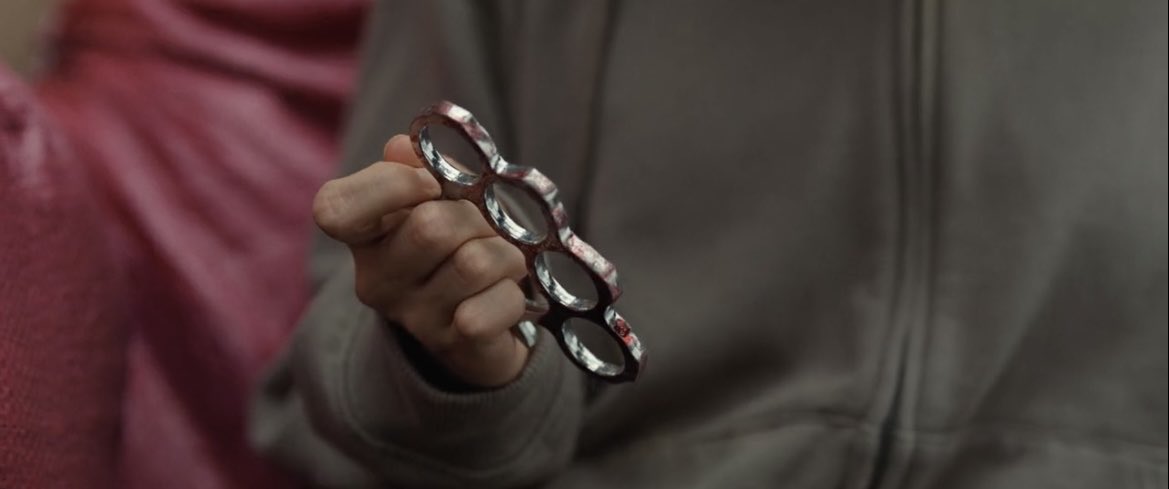 __kdramaland's tweet image. don’t tell me she stole the tool for parental testing to confirm that he is her father?? this girl is definitely taking after her dad’s crazy side 🤐

#HonourEp7 #Honour