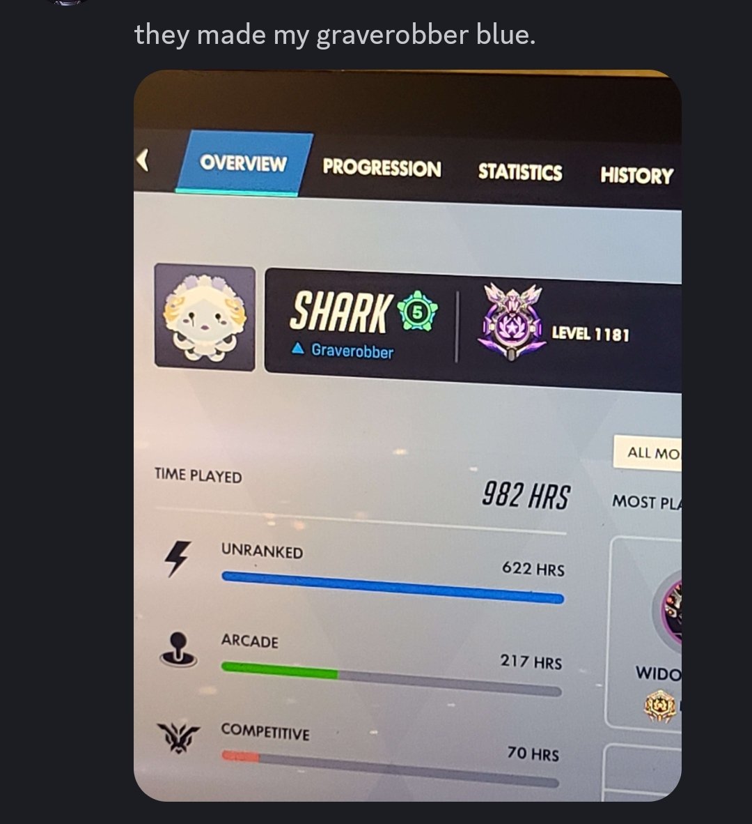 GiIdedFox's tweet photo. @toxifix i hate it smm it blends into my banner <//3 ive been tempted to change it to genjis peace since the season started but im attached to graverobber 😿 https://t.co/ssDx15bRVY