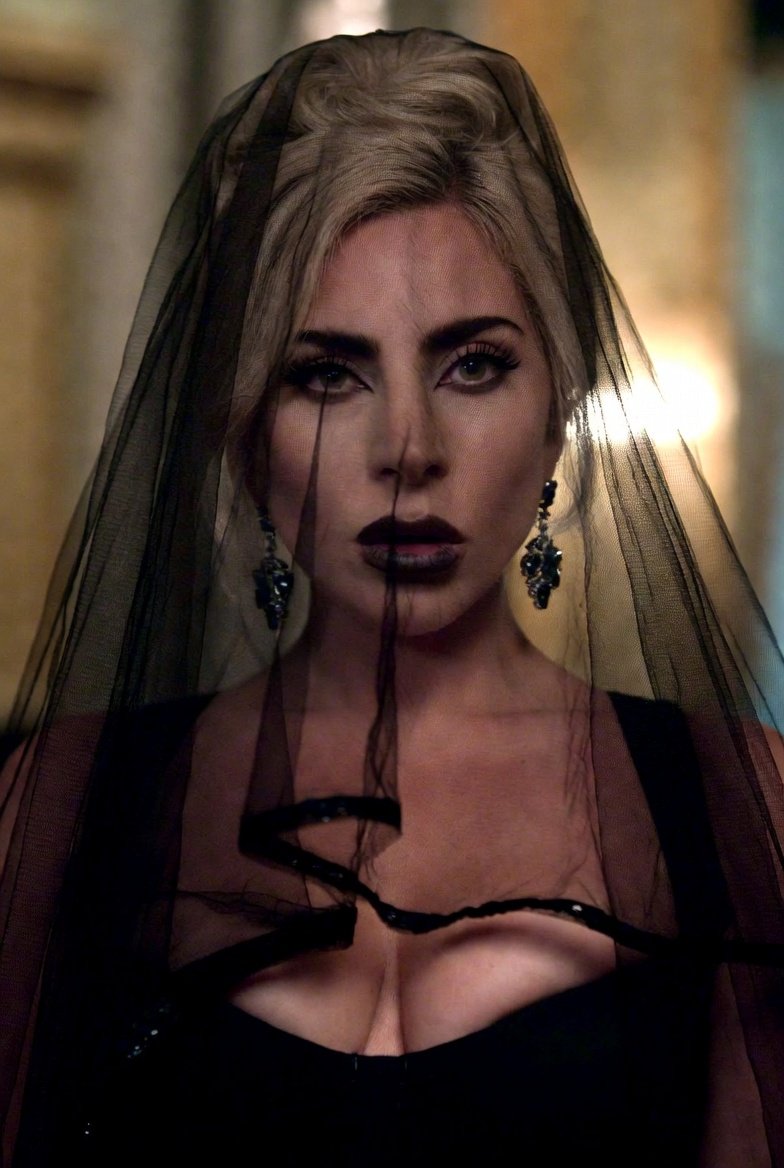 lukadoublefeat's tweet photo. POV: Lady Gaga caracterizada como Donatella Versace para o cinema https://t.co/uwHOyVTNDi