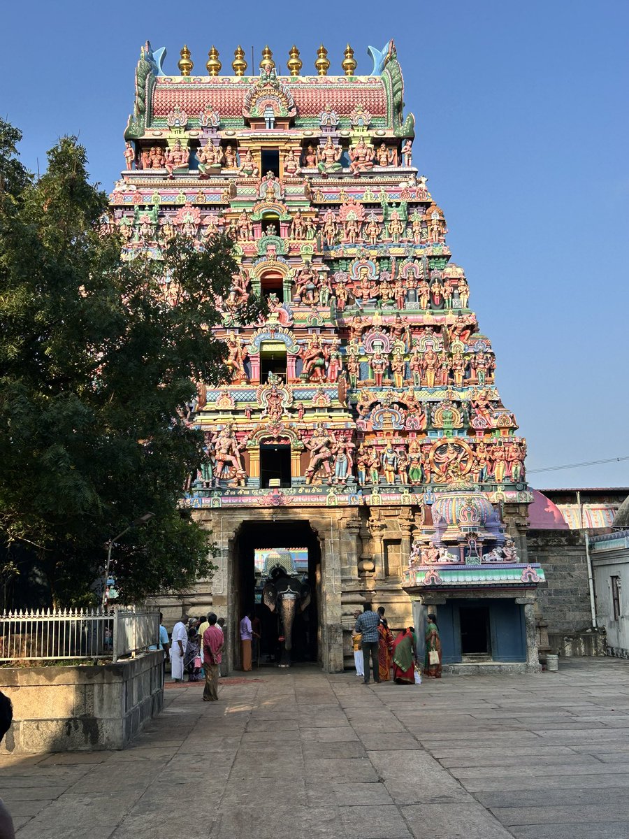 PantryCar's tweet image. At the abode of Appan Vaidyanatha Swami and Ammai Thaiyyal Naayagi Ambal 🙏🏼😇

You can also see Temple Elephant Gnanambigai 😍

#VaitheeswaranKovil #Sirkazhi #TemplesOfTamilNadu