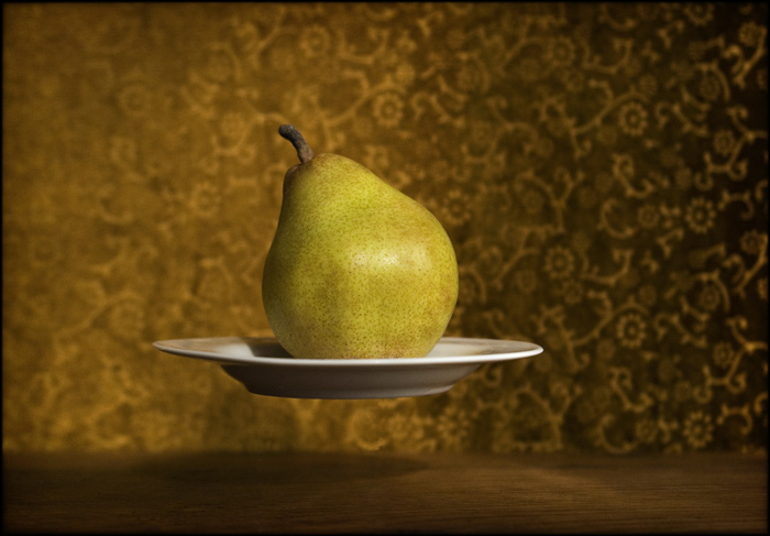 artlimitednet's tweet image. Weightlessness (study n°4) by Pascal Renoux artlimited.net/pascal.renoux
#photography #object #fruit #poire #still #photographyeveryday #life #throughthelens