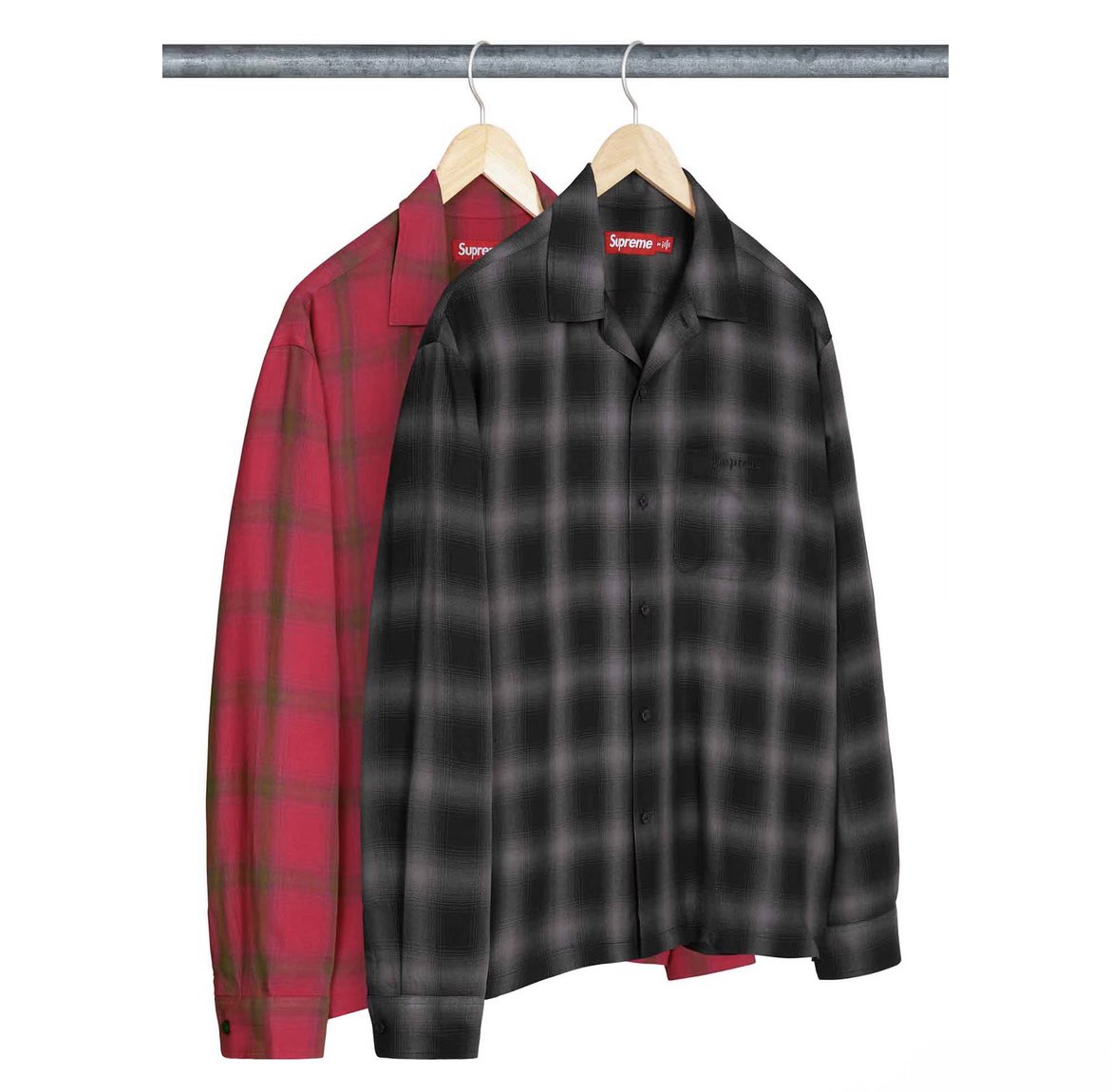 supon0250's tweet photo. supreme 26 SS 
パッと見で良いなと思ったアイテム

レザーとベルトは値段で結局買わなさう

バギショは夏の海外旅行のために買っておきたい https://t.co/FVdzAakW3q