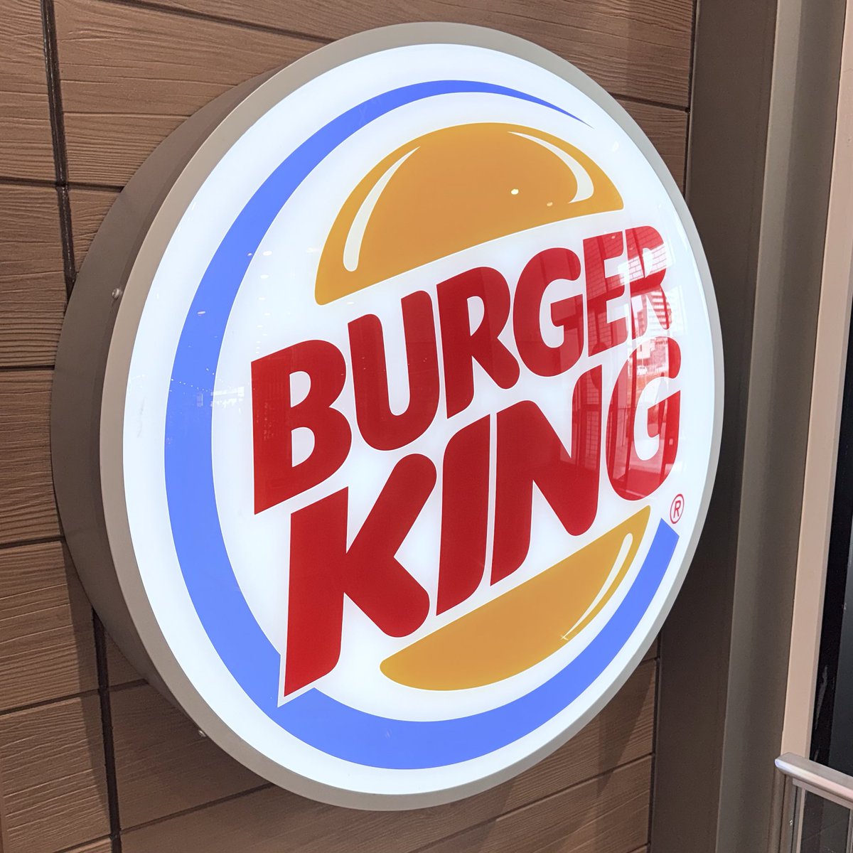 hiroyuki_jett's tweet photo. 喰う。
#BURGERKING
#バーガーキング
#AllHeavy https://t.co/TeAWg574UX