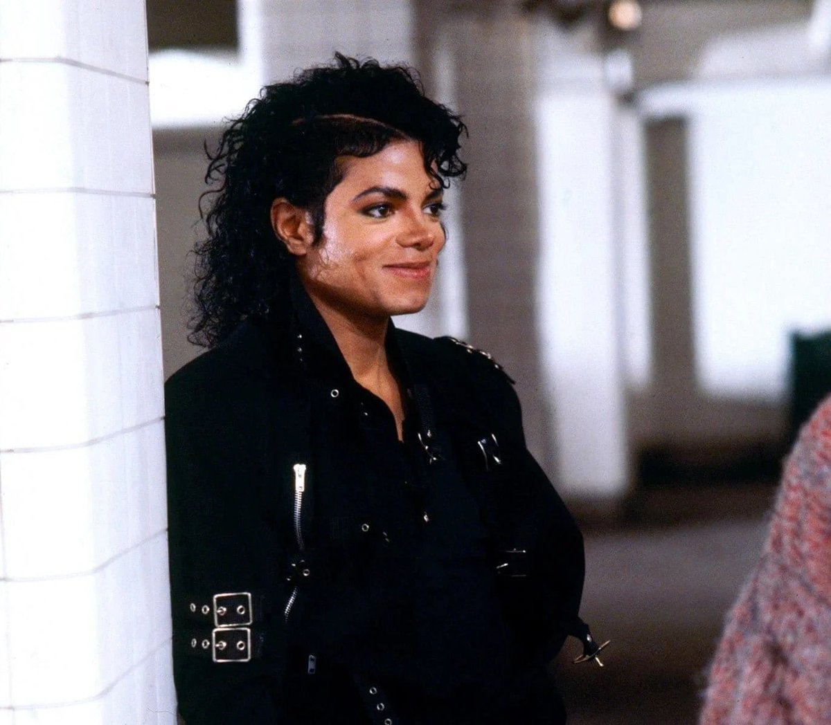 Cometa Harllei - Vai assistir o filme do MJ tweet media