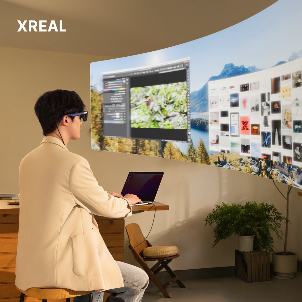 XREALJapan's tweet image. 🕶️XREALerのみなさん〜

三連休明け、お疲れさまです☕️
週末は満喫できましたか？
今日も自分のペースで進めていきましょう。

XREALがあれば、
どこでも広い作業空間を。
xreal.com/jp

集中したい時間を、
もっとスマートに。
#XREAL #ARグラス #次のワークスタイル