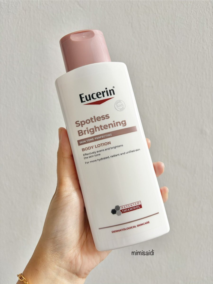 THANK YOU AKAK YANG VIRALKAN LOTION EUCERIN NI TAK SAMPAI SEBULAN PAKAI PUTIH MELEPAK DAH BADAN AKU 😭😭

Parut gatal yang dah hitam2 kat tangan tu pun pudar sekali weh. Cerah dia sekata tau rasa macam bersalin kulit baru. Glow up teroks!!