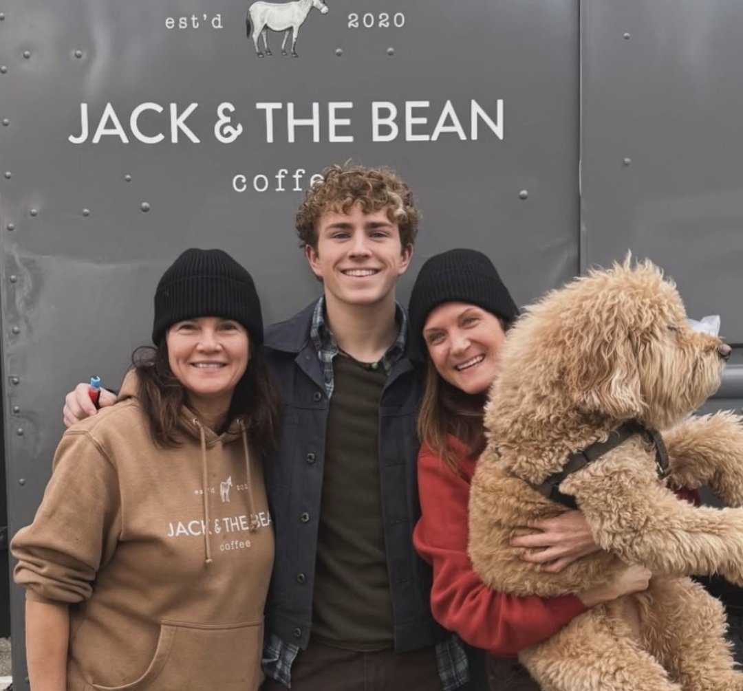 🚨🚨🚨🚨 SAIU UMA NOVA FOTO DO WALKER E ELE TÁ COM A MECHA BRANCA 

REPITO WALKER SCOBELL TÁ COM A MECHA BRANCA 

PERCABETH SEGURANDO O CÉU JÁ É REAL CARALJOOOOOOOO