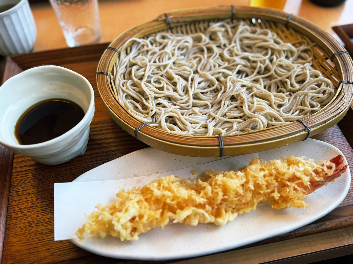Shunta_honD's tweet photo. 先日は川崎大師へ。
風情があって良いところですね〜👍
お蕎麦も久寿餅も美味し！

#川崎大師
#松月庵
#久寿餅 https://t.co/5zT72kzsTy