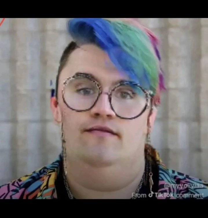 <a href="/nikicaga/">Nikolaj🇺🇦🇵🇸</a> We just need to bring this haircut back and we'll be in 2019 Twitter