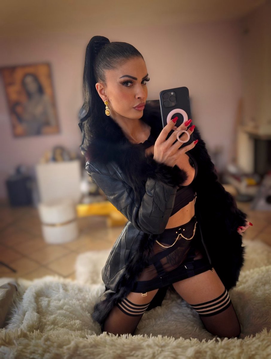 HELENA_KAREL's tweet photo. Teste mon MYM STAR DU X 
— 3️⃣0️⃣ % 
TOUT EST INCLUS DANS CE PRIX
1️⃣6️⃣0️⃣0️⃣ Publications 
1️⃣1️⃣0️⃣0️⃣ Videos 🔞
🆓 Publications ( chaque jour ) 
🆓🎦 SQUIRT 💦💦💦
🆓🎦ANAL  💥
🆓🎦DP 😋
🆓🎦 RÔLE PLAY Dirty Talk  🤬
🆓🎦 BDSM 😈
🆓🎦 pipe baveuse 🤤 +Gorge profonde 😋
🆓 Inclus Snap sex 💯% Hard spécial mym 
🫵 tu as juste à tester avec ce code : SQUIRTLIGHT👈 
 UNIQUEMENT  pour les  3️⃣0️⃣ premiers Inscrits — 3️⃣0️⃣%