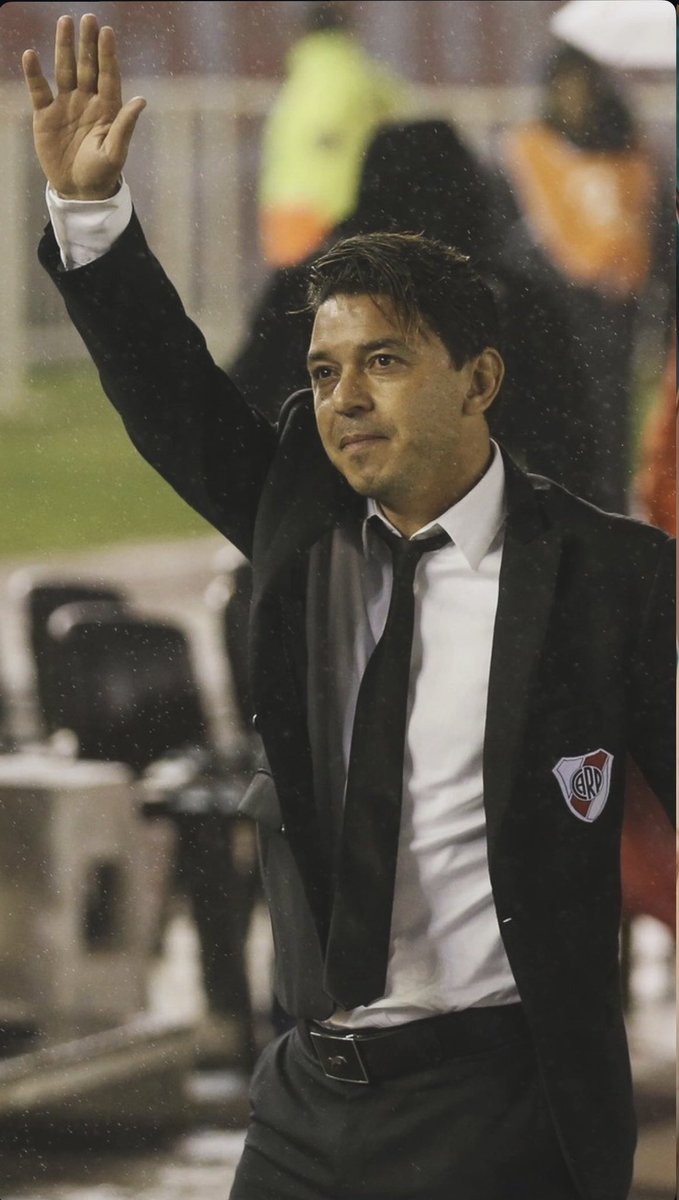 FVaggione's tweet photo. Gracias ! Me diste las alegrías más grande de mi vida, y el hincha genuino no olvida. Sos el más grande de la historia , y volverás al club más adelante. Te amo Muñe 🤍❤️ https://t.co/7B8VrYmA9p