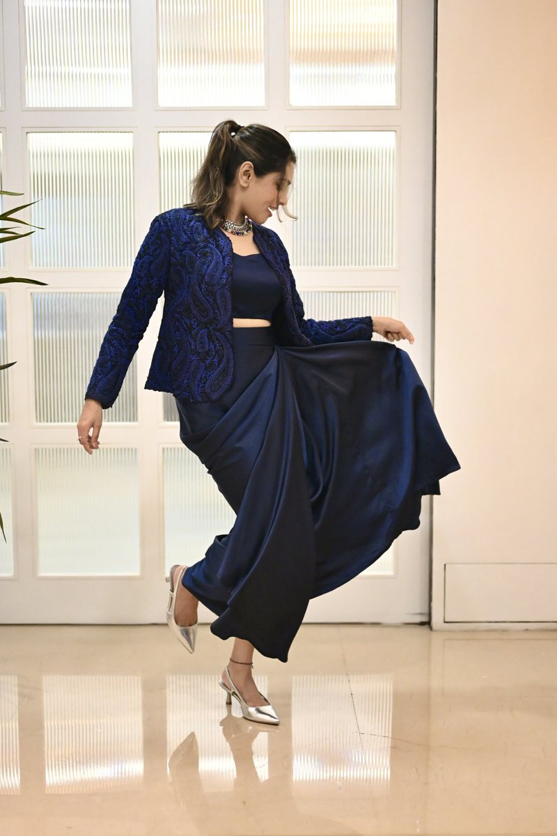 KikiVijay's tweet image. Dressing up , cheering up !🖤
#kiki #allset #event #workmode #loveit