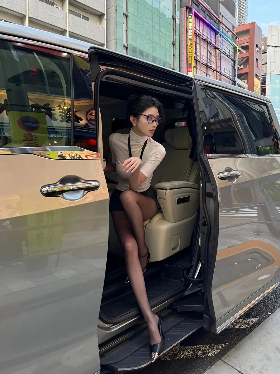 方圆 女王没有实习期 https://t.co/F1kbgI1ErD