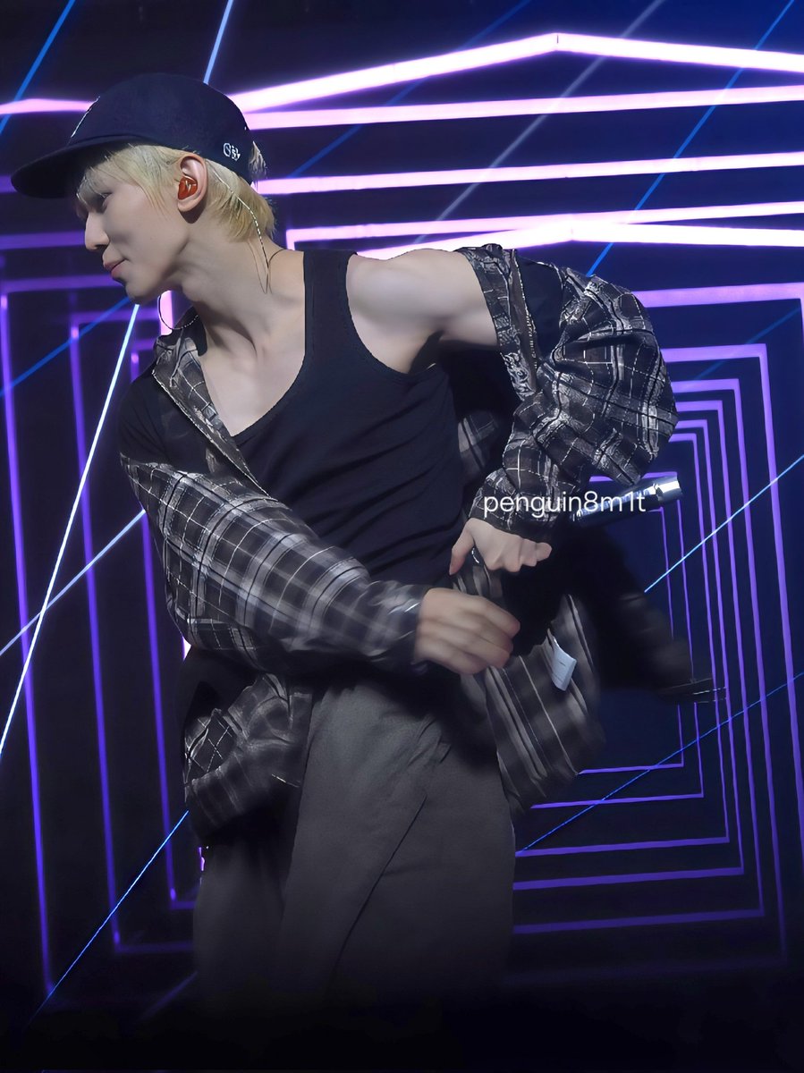 260222 Singapore

💪

#ATEEZ #에이티즈 #YEOSANG #여상
#In_Your_Fantasy #ATEEZinSingapore
#ATEEZinSG