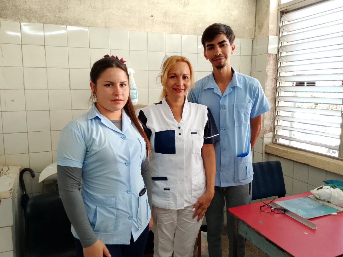 dr_hancel's tweet photo. Jóvenes estudiantes de las Ciencias Médicas en Banes incorporados a labores asistenciales.
#CubaPorLaVida
#HolguinEsSalud
@yamelverdecia 
@ManolihaHolguin
@QueipoRuiz
@MINSAPCuba
@CasanovaAil https://t.co/HEolDdXFuw