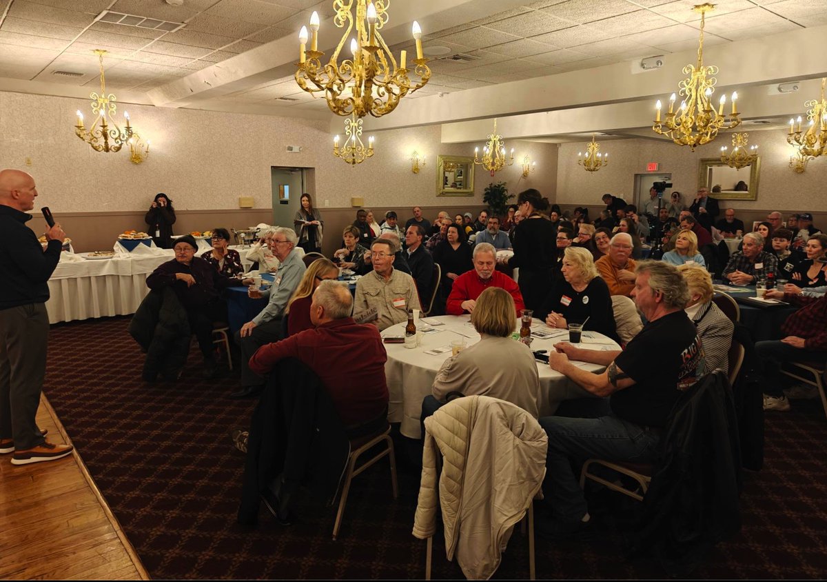 AgawamRTC's tweet photo. Packed event Friday! Thanks to Ron Saloio for hosting the event with the Town of Ludlow Republican Committee!
Douglas Reed, Denis Doroshenko and Brian Bacis represented the @AgawamRTC  and showed support to @MikeMinogueABMD for Governor and @AnneBrensleyMA for Lt. Governor!
Massachusetts Republican Party #agawam #westernmass #mapoli #GOP