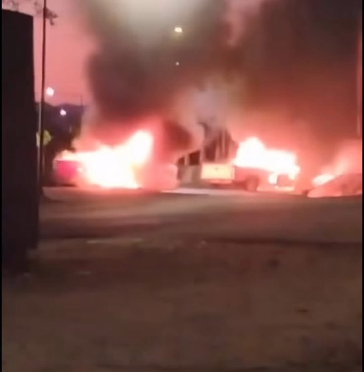 CHISMEBELIKO tweet media