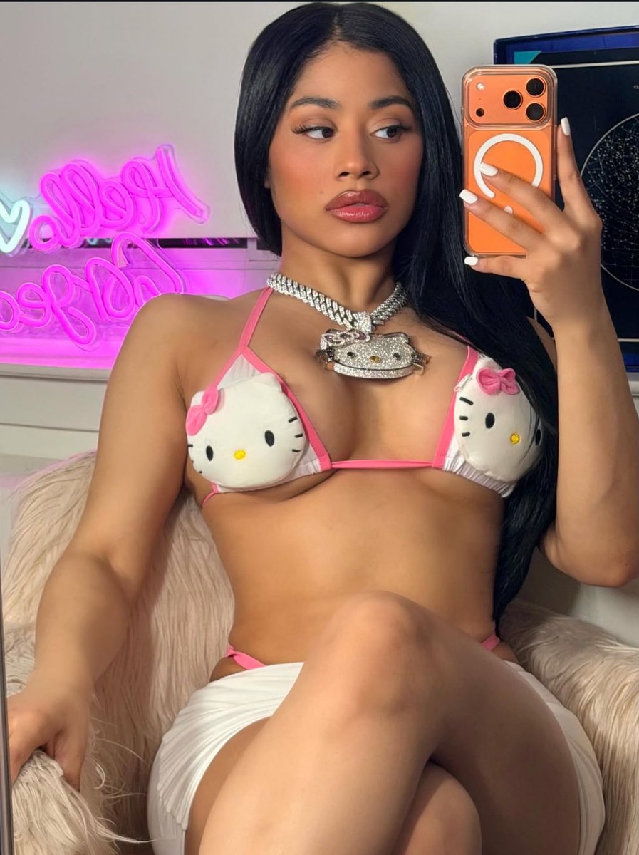 SunnyBanks_'s tweet photo. Hennessy 😍😍😍 https://t.co/VrKZqrRVH4