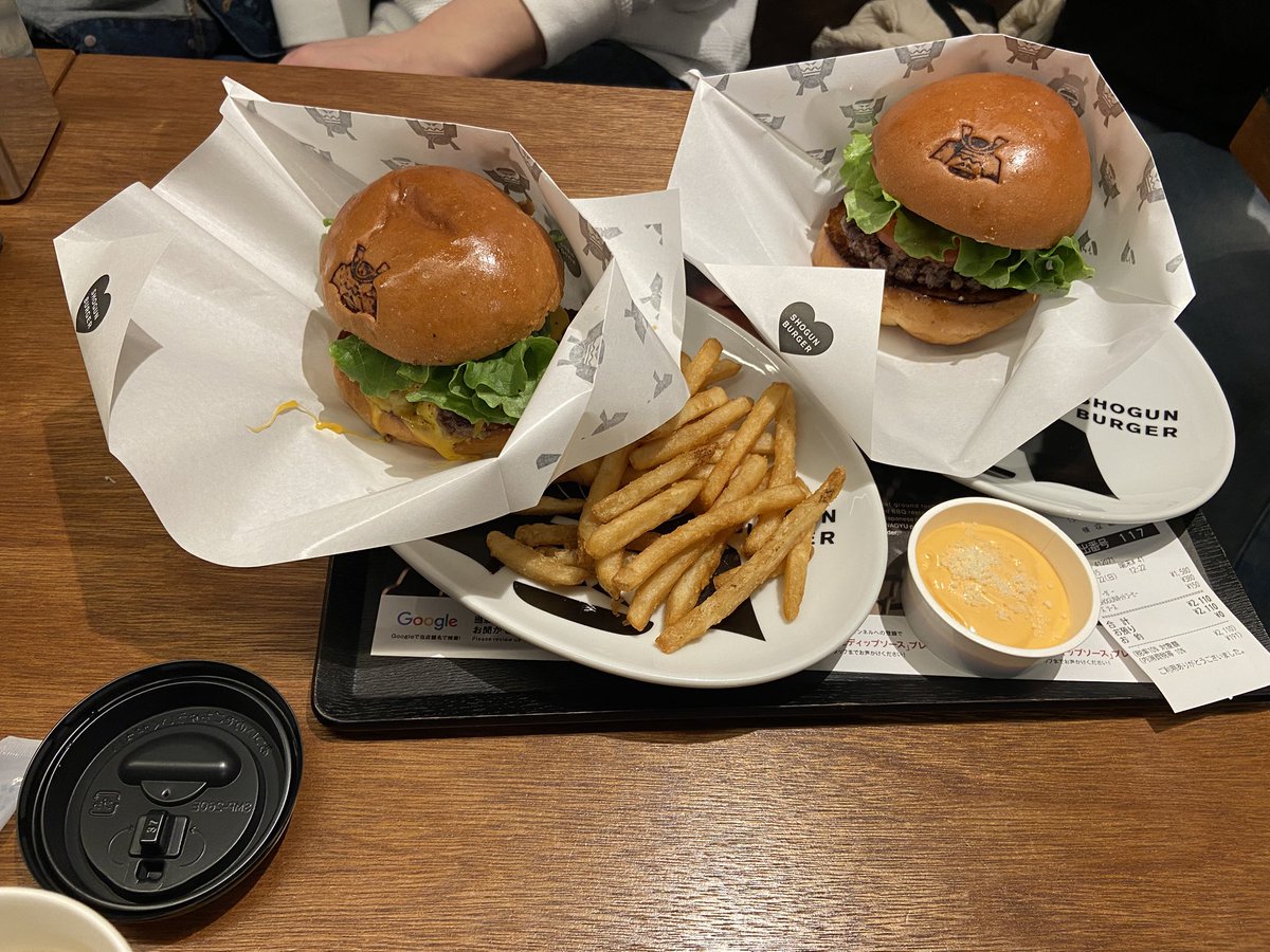 yuuyanffxxt's tweet photo. そういえばshogun burgerに行った！
ちょっと高いけど美味しいね https://t.co/cTrR9P4GHC