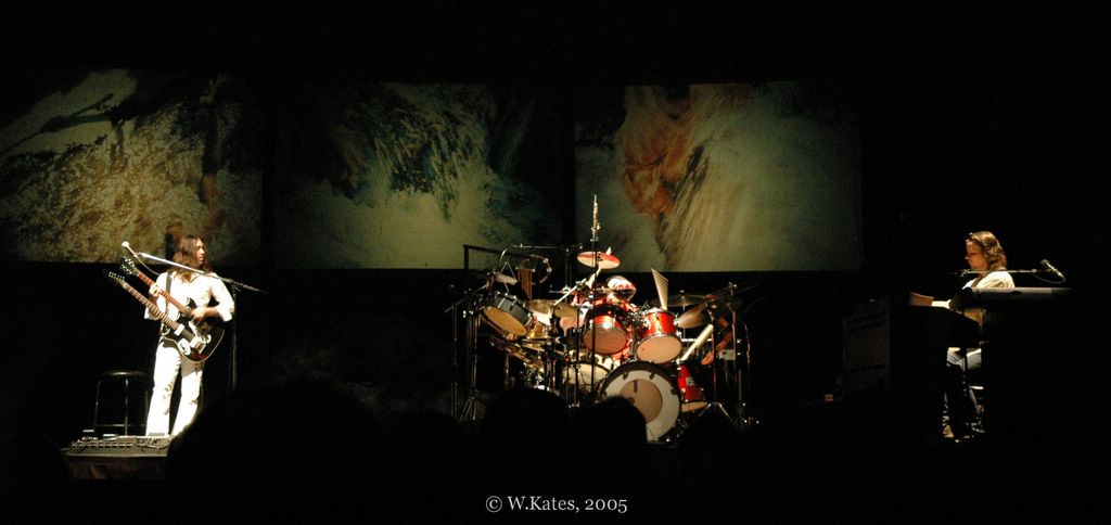 joserael's tweet image. 15/16) They are all fabulous musicians who love what they do. And they do it beautifully. The problem was me." (Photos by Bettina Dörr) Here is a video fragment: #PhilCollins &amp;amp; #TheMusicalBox youtu.be/nWZT0EHKjCk?si…