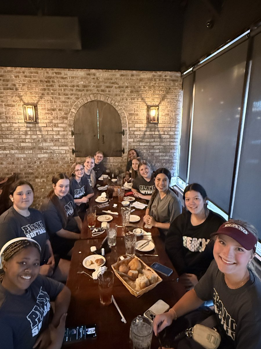 Team Dinners tonight before our District Game!  

Varsity - thank you, Charlands, Nickens, Walkers, and Zhangs for tonight's Varsity Dinner. 
Huge thank you to our Media Guide Cover Sponsors - BellaGreen for a great experience.  

JV - thank you Beairds, Gallovichs, Langfords,