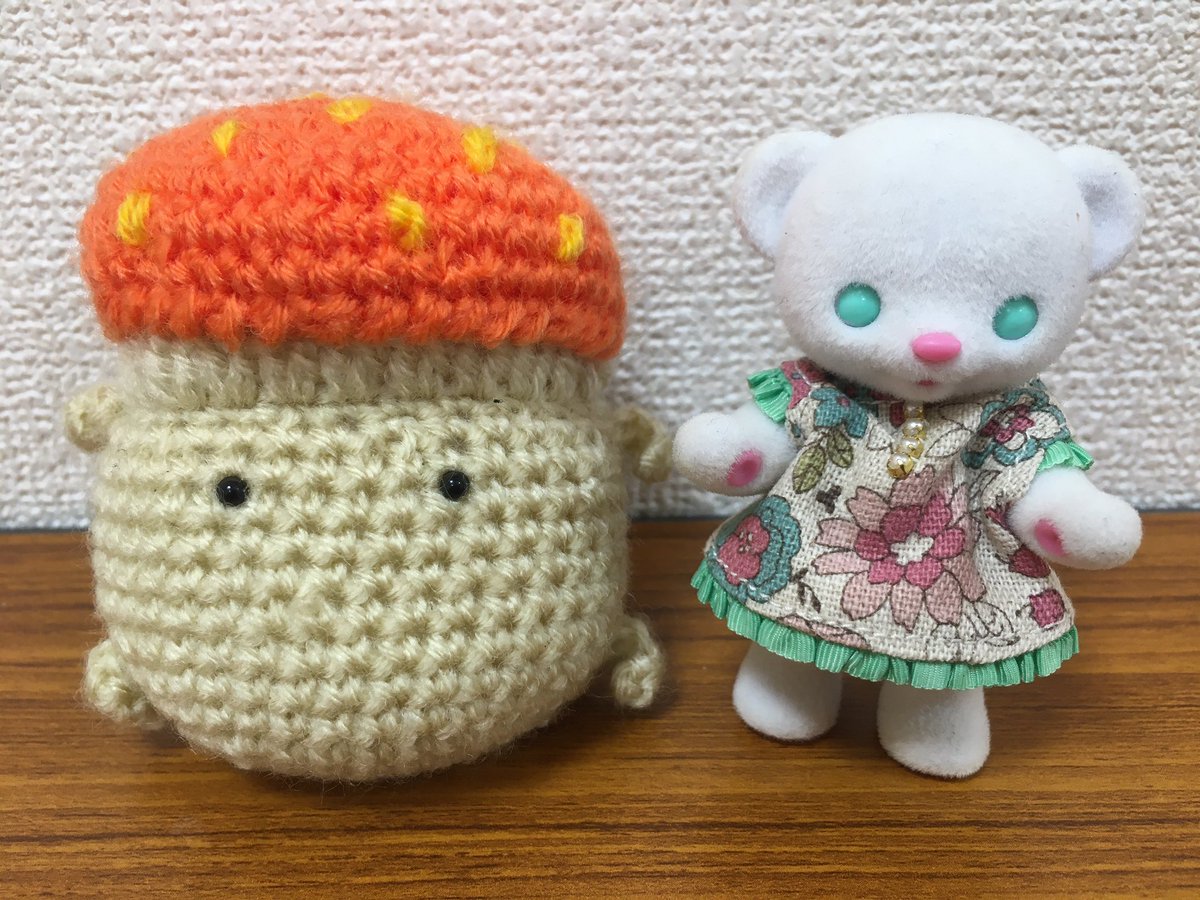 <a href="/cirox_staff/">cirox</a> お疲れ様でした！
さっそく購入したワンピース着せてみました。
別のディーラーさんで買ったきのこちゃんとツーショット！🤭💖
#ハニーベア
#cirox