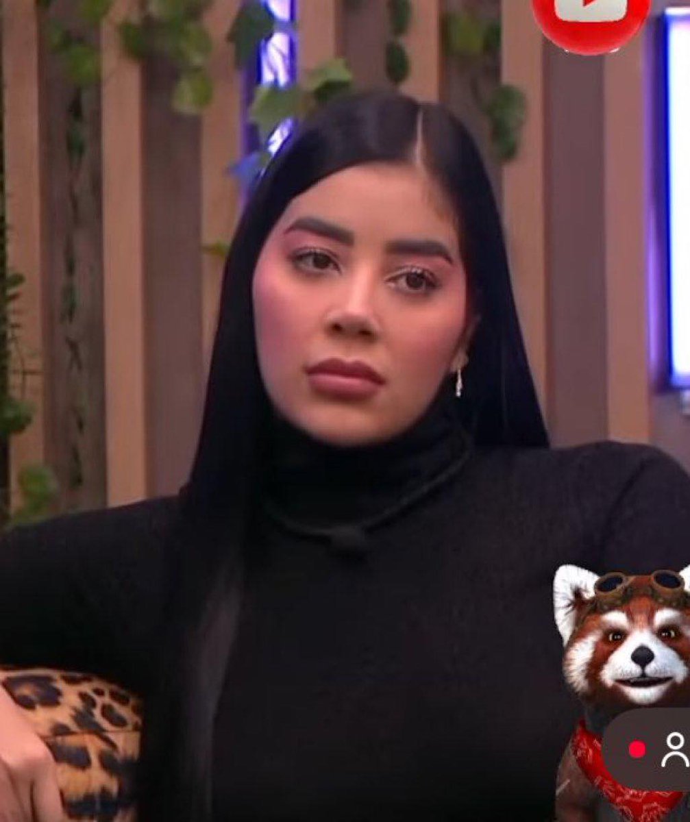 heyalfredd's tweet photo. Mariana lleva 3 horas congelada  con la entrada de Melissa AJAJAJAJAJAJAJAJAA

 #LaCasaDeLosFamososCol3 https://t.co/LBea2WSur6