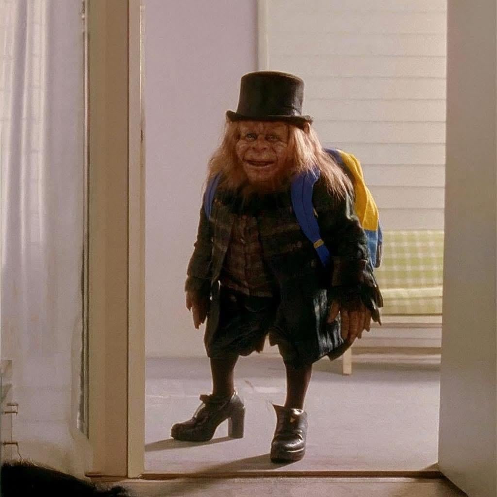 Beba es atrevida, robarle los zapatos a Leprechaun 😤 #LaCasaDeLosFamososCol3