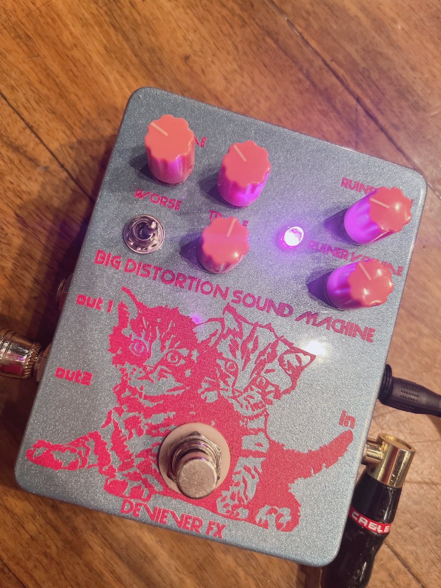 どうせ、みんなエフェクター改造とかって中身改造するジャン😵‍💫ノブをピンクにするとかする？私はする！