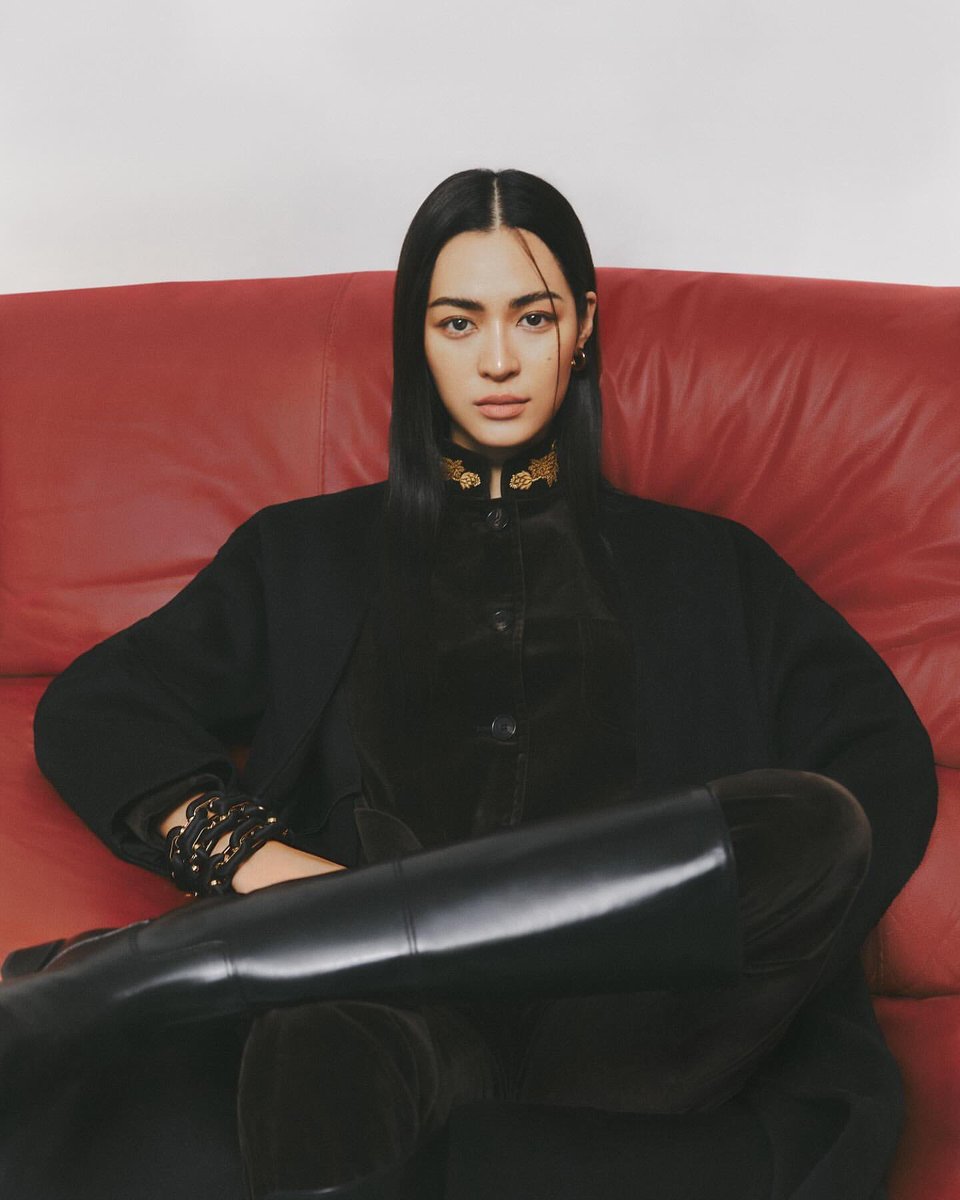 มนุษย์จอมอวดดี!                   คงไม่เท่าราชินีเผ่า
                                                     เอลฟ์อย่างเจ้า