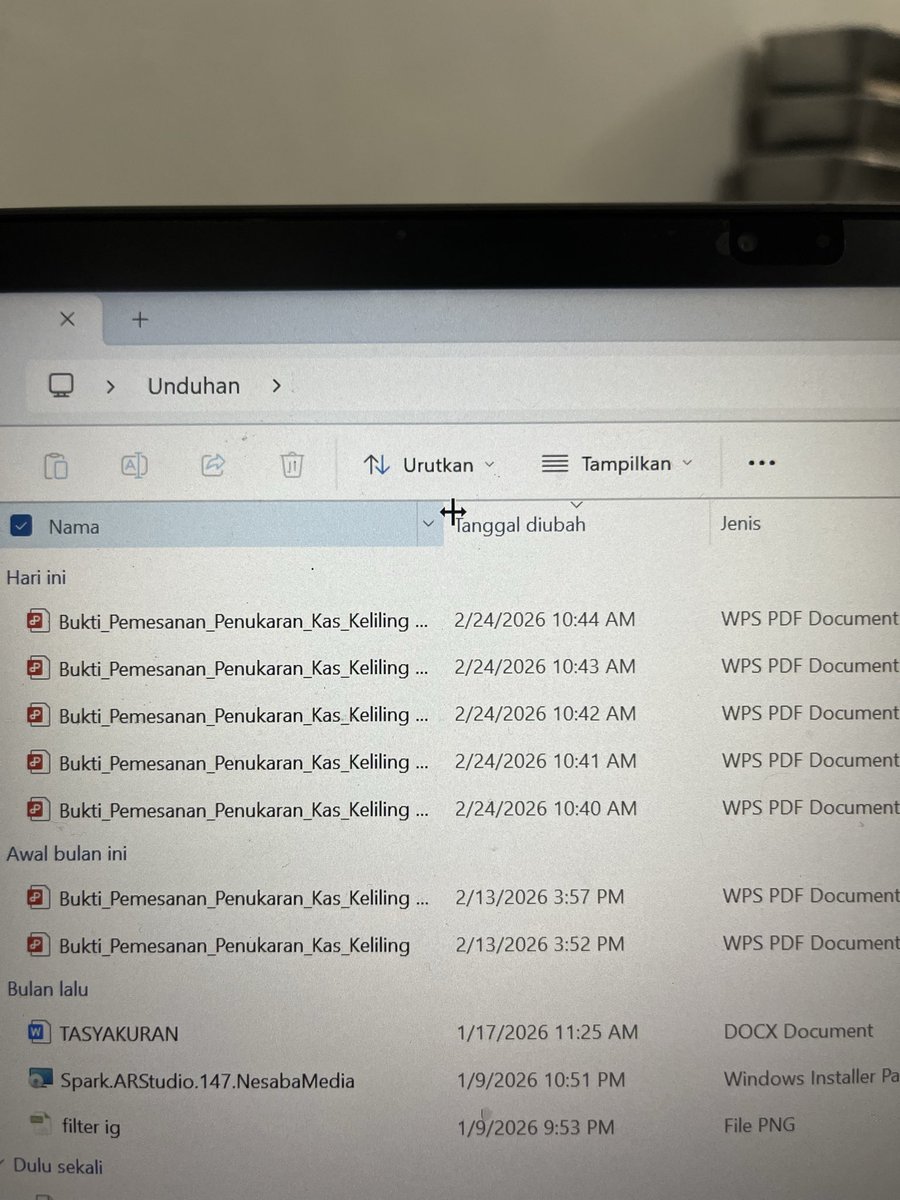 Yok mau masuk lagi 2 tab langsung kirim datamu via dm aja, ca cicu minggir dulu
Bi pintar, pintar bi