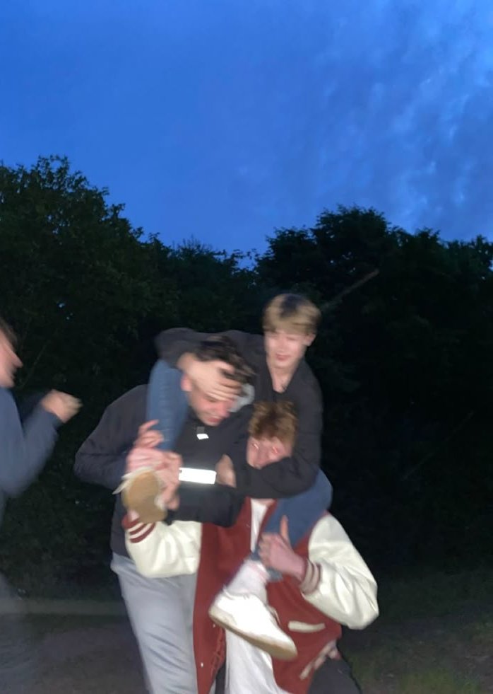 ᅠ
ᅠᅠᅠᅠᅠ
 𝑰𝒏𝒔𝒕𝒂𝒈𝒓𝒂𝒎 𝒑𝒐𝒔𝒕;;

                  @𝐄𝐭𝐡𝐚𝐧𝐰_𝐨𝐟𝐟

       " I missed my boys
        (Zach come home) "
ᅠ
ᅠᅠᅠᅠ