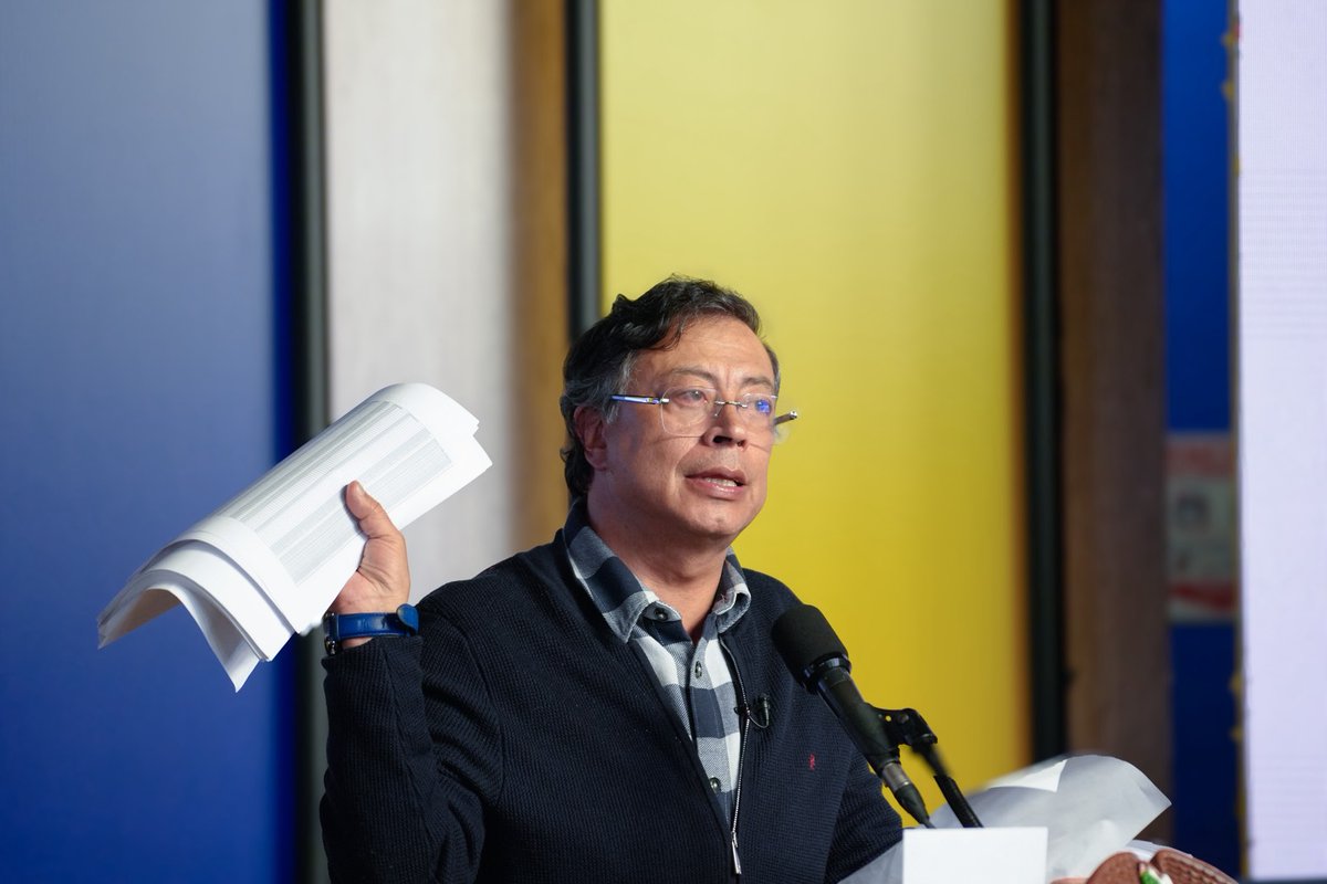 Aquí muestro las pruebas de la persistencia del fraude electoral en Colombia.

1..El desacato de la sentencia sobre el fraude electoral al MIRA de nulidad de las elecciones de senado del 2014.

Allí se ordenó un "software de mesa" del estado y desde el estado.

2. El software de