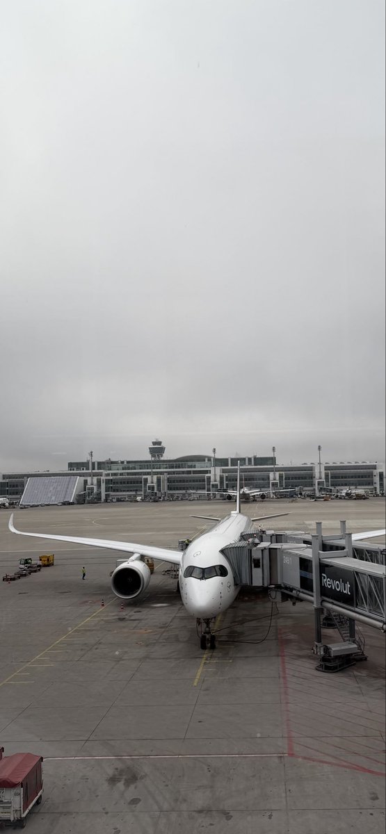 🥳✈️
乗り慣れたこの路線もしばらく乗らないかと思うと…寂しさを感じる🥹…自分が想像していた感情とは違ったので少しびっくりしてます