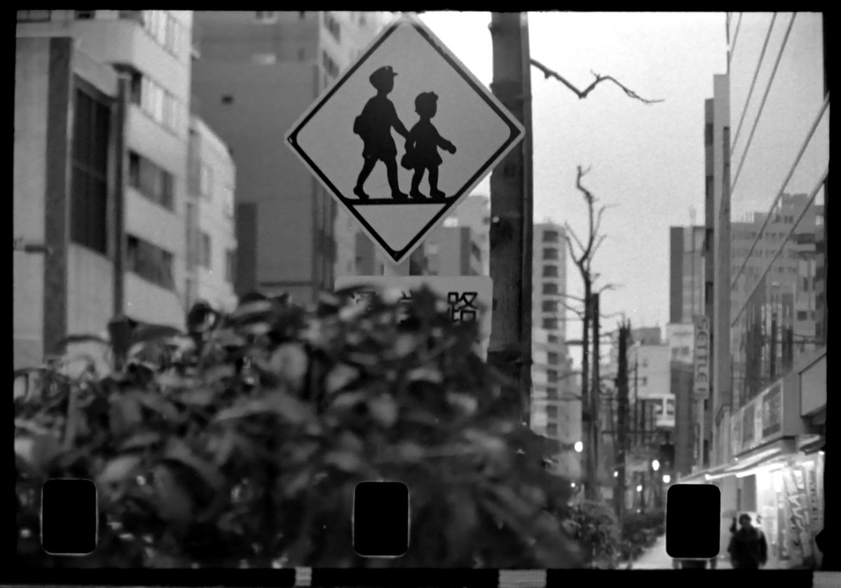 k_photo_tokyo's tweet image. #pentaxauto110 kodak double-x 16mm #filmphotography
