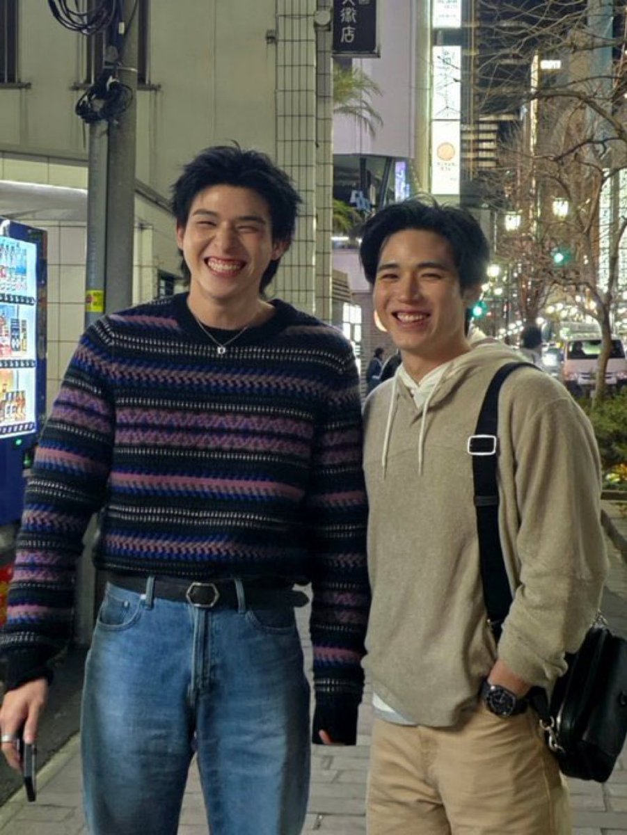 ฮืออออ น่ารักมาก ชอบรูปนี้มากๆ พ่อหมีกับยูกหมีอ่ะ 😭