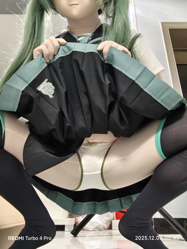 ISACCE7's tweet photo. 伊织饿了，伊织去吃饭了
 #kig  #kigurumi #女装 https://t.co/w6OqJBTlWG