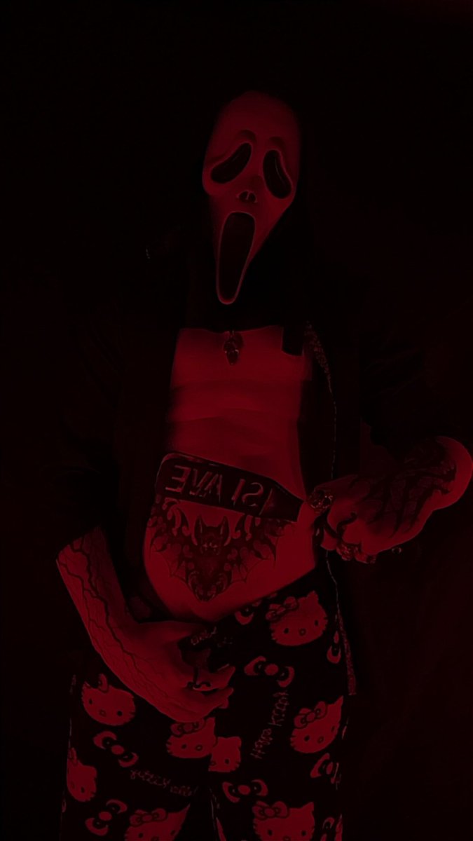 Hello__Ghostie's tweet photo. Get On Your Knees #booktok #masktok #nsfwtwt #nsfwtwt #DarkRomance https://t.co/UkGTvNTGQI