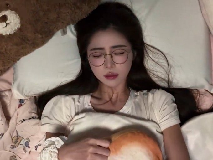 福利姬张佳宁分享的黄推图片1 - 网红私拍内容