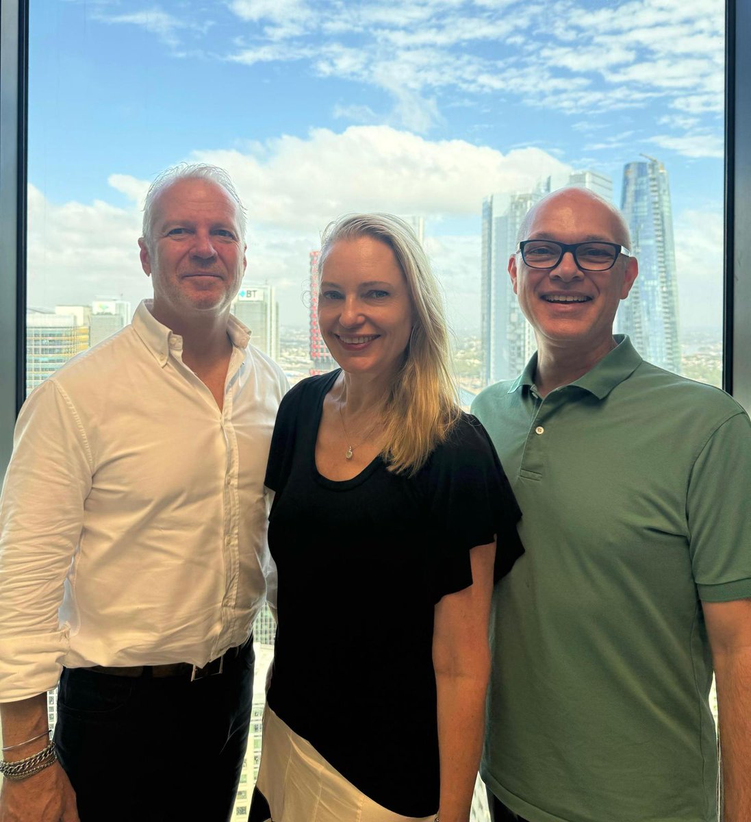 Good things come in threes.

Three founders, three perspectives: one stable foundation. Like a macropod’s tripod stance. 🦘

$AUDM #Macropod #HopOnChain #STABLEcoins