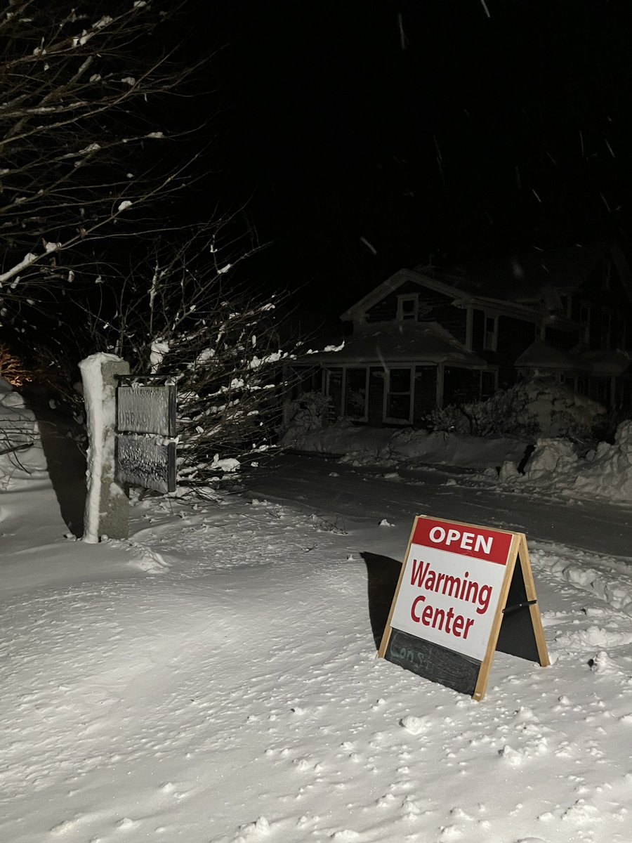 ❄️🚨 #EmergencyShelter 🚨❄️
Due to ongoing power outages from #WinterStormHernando, the Town of #WestTisbury Emergency #WarmingCenter at the Library will be open all day Monday 2/23 &amp; Tuesday 2/24. Warm space, charging, food &amp; basic support available #MarthasVineyard #DukesCounty
