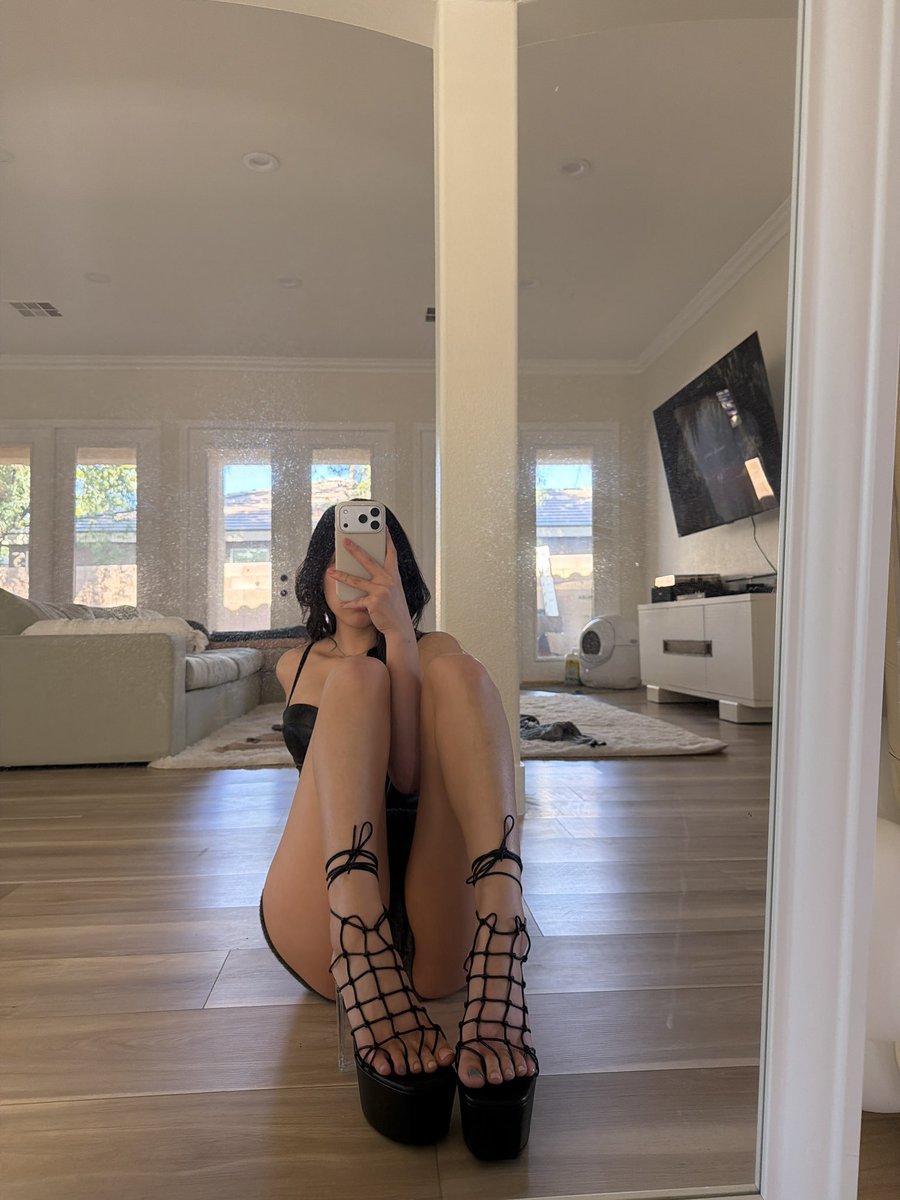 Elle Lee tweet media