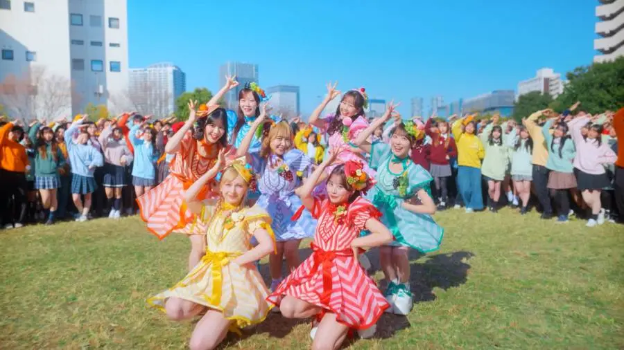 FRUITS ZIPPER×ファン390人の青春WEBCMが公開されました。 大迫力の