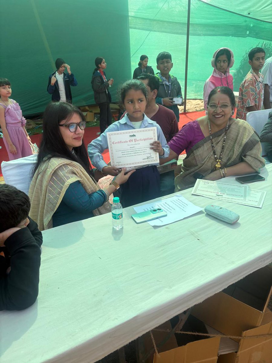 niepidmsecnoida's tweet photo. On 22nd February,2026 four students-Sanchita, Oshmi, Aryan and Surjeet from MIPS and 2 students-Yash Joshi and Alishba has participated in "Flash Painting competition" organised by Annual Noida Flower Show 2026 at Helipad Ground Shivalik,Sec33A.
@NIEPID #niepid #paintingcompetion https://t.co/ZZaqyfJOPc
