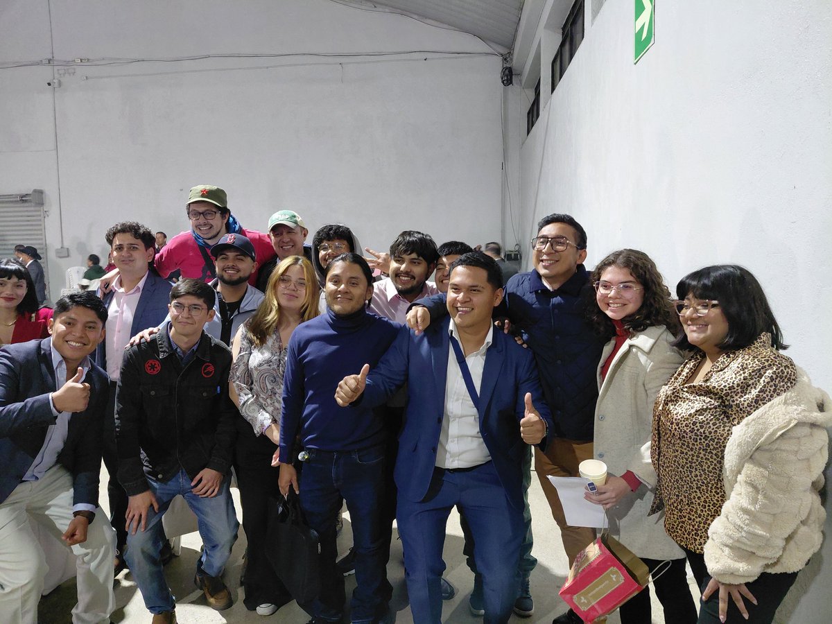 Se perdió derecho estudiantes y profesores pero estos jòvenes hicieron un gran papel, demostraron dignidad, gracias <a href="/jennteinforma/">𝑱𝒆𝒏𝒏 🤍</a> gracias muchachos por levantar el nombre de la facultad de derecho contra toda una estructura que lleva muchos años de controlar la facultad