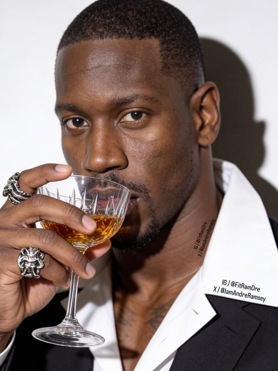 I’m back stateside #NYC is FREEZING as a bitch, BOY! Who Is #AndreRamsey? #Actor #Model #Fitness #Coach. LA bound. Will be out there til after the #Oscars week. Anybody in #LA know good spots DM me. I’ll be there workin’ but I wanna play.