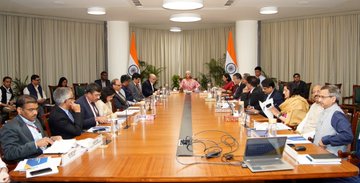 DDNewsGujarati's tweet photo. 🔸નાણાંમંત્રી @nsitharamanએ નવી દિલ્હીમાં કેન્દ્રીય મંત્રાલયો અને જાહેર ક્ષેત્રના ઉપક્રમો માટે સંપત્તિ મુદ્રીકરણ યોજનાના બીજા તબક્કાની શરૂઆત કરી
#NirmalaSitharaman #AssetMonetization
#FinanceMinister #NewDelhi #IndianEconomy https://t.co/S4dKeuu76Y