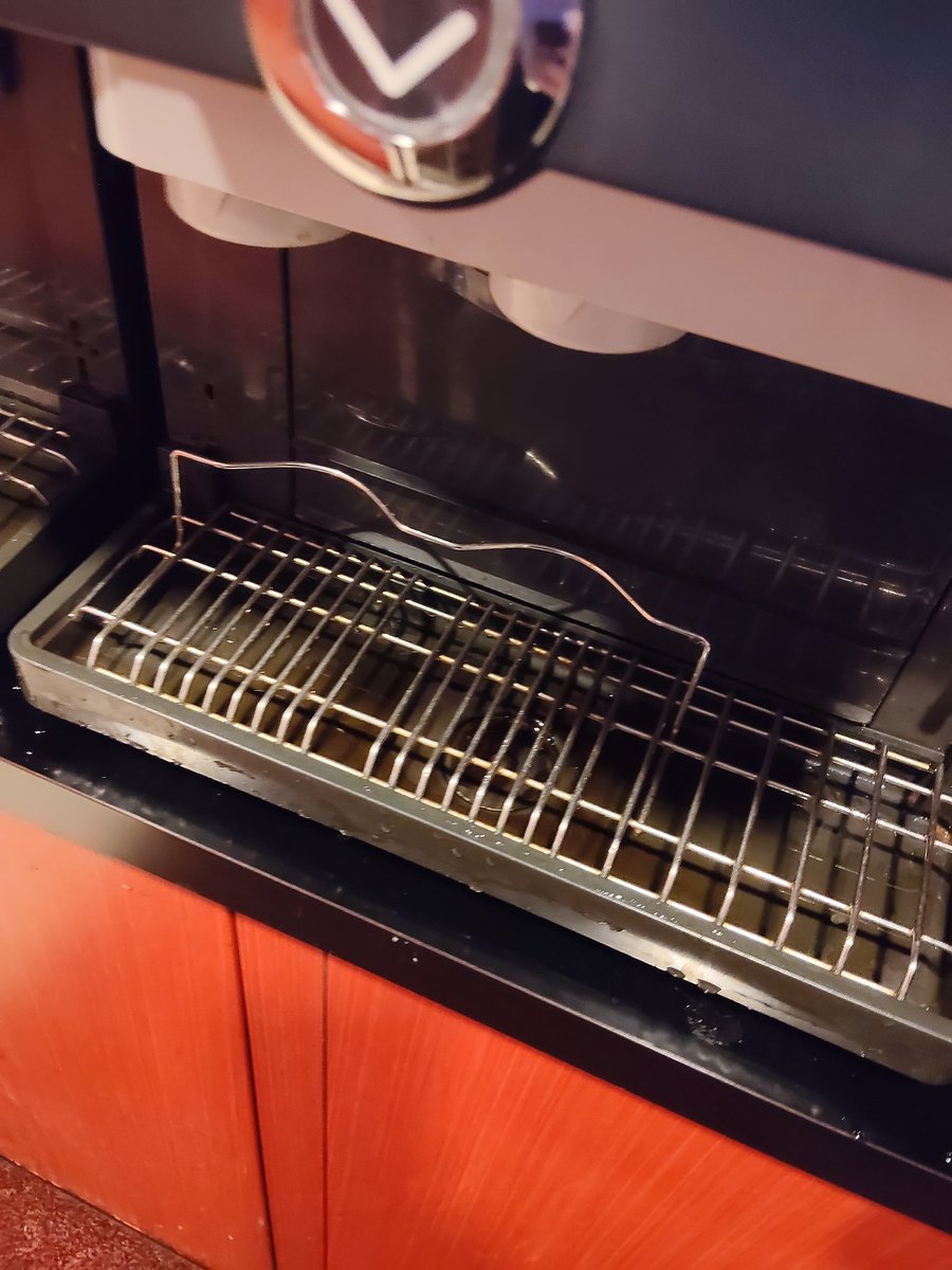 三連休沢山のご利用有難う御座いました！
ドリンバーじゃぶじゃぶ洗っておりますれ平日は空いてて安くておすすめです！