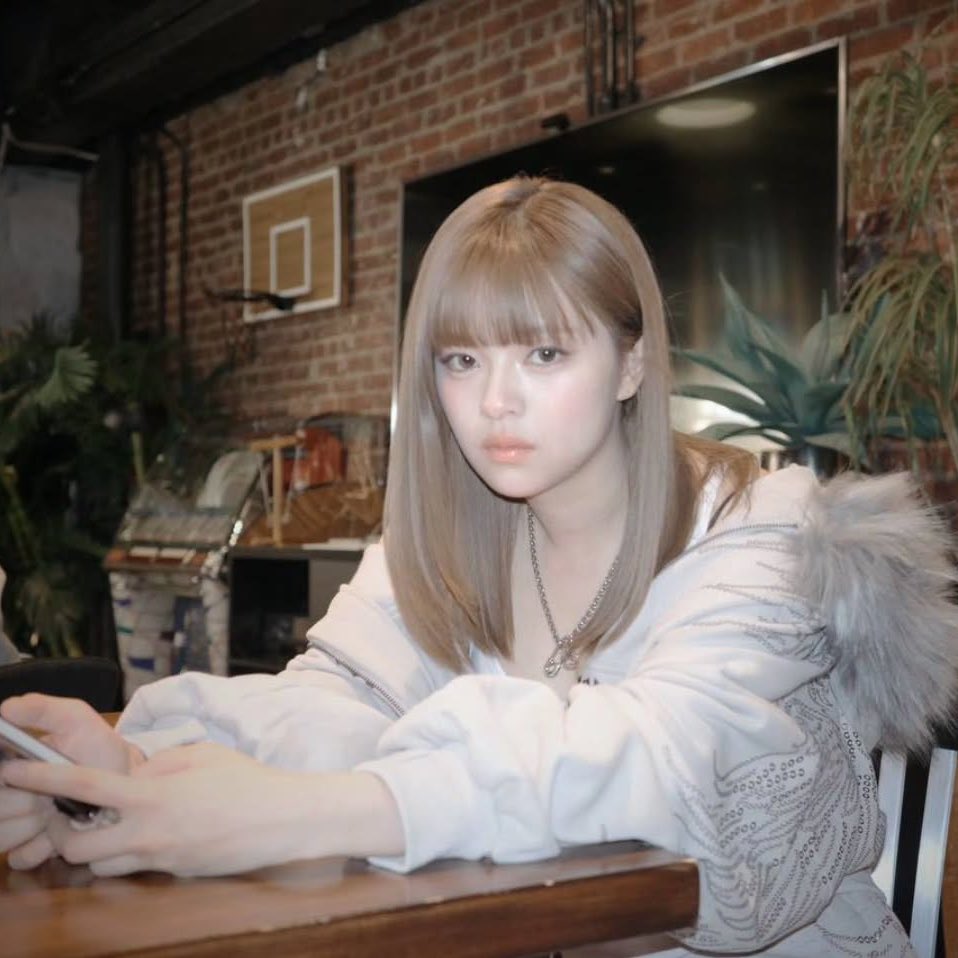 Jeongyeon wants me to lose my mind, oh my God 😵